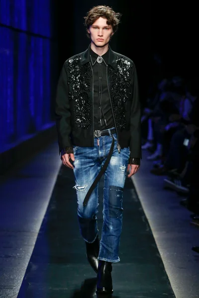 Look 8